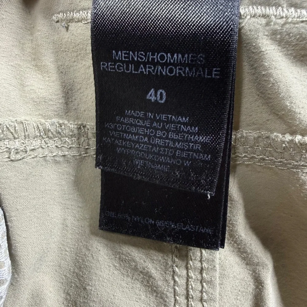 The North Face Mens Khaki Tan Hiking Cargo Shorts Size 40 Stretch Outdoor Trail